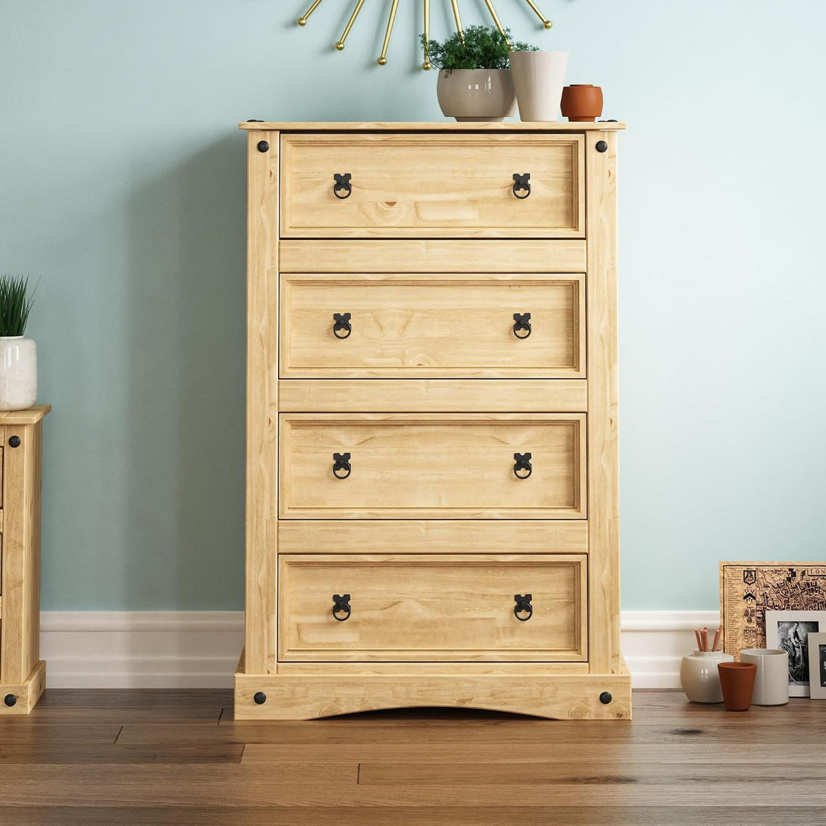Cassettiera Vida Designs, 4 cassetti, 131 × 90 × 48 cm, legno